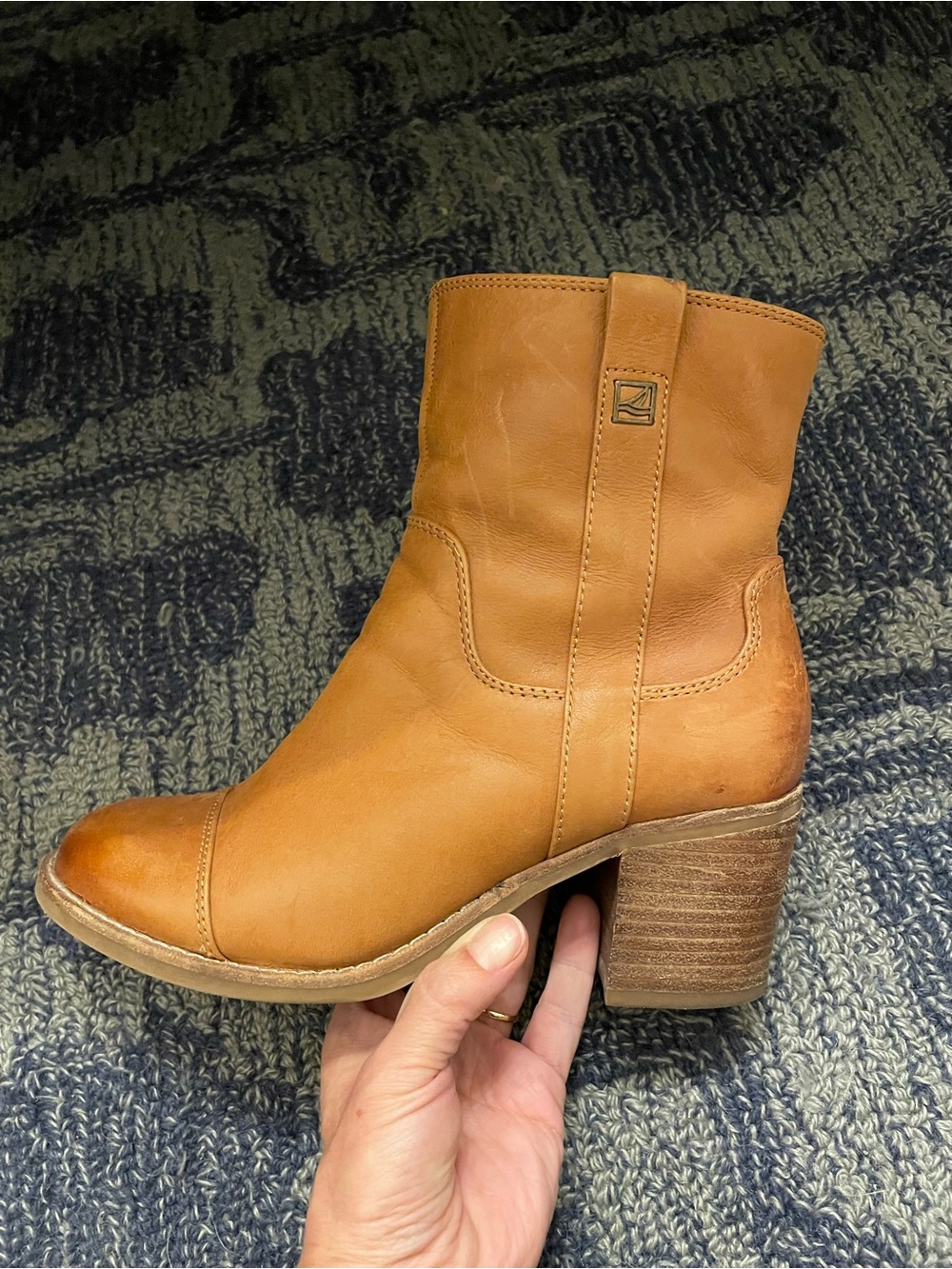 Sperry Sun Tan Leather Stacked Heel Ankle Boots - size 6